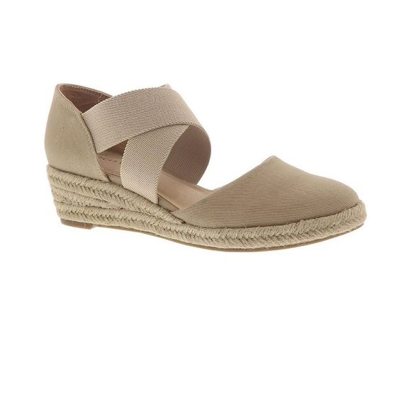 - life Stride Velocity Keaton taupe Wedge canvas 9.5W